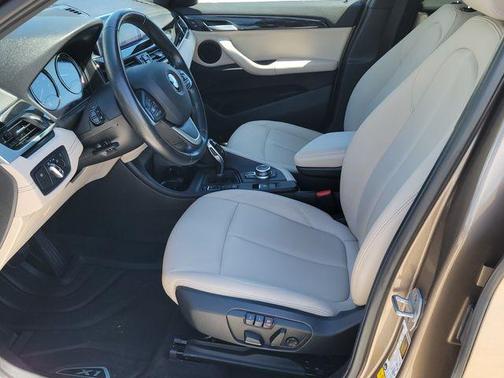 Jucaro Beige Metallic 2020 BMW X1 xDrive28i