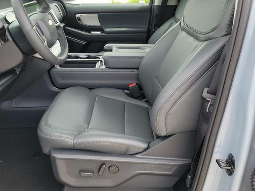 Glacier Gray Metallic 2026 Ford Expedition Max Active