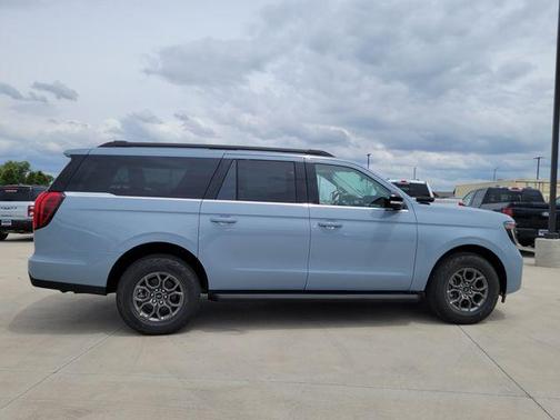 Glacier Gray Metallic 2026 Ford Expedition Max Active