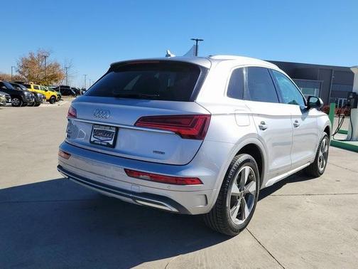 2022 Audi Q5 40 Premium Plus