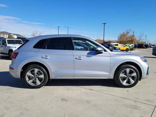2022 Audi Q5 40 Premium Plus