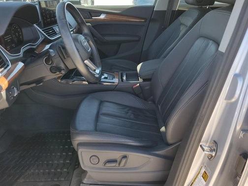 2022 Audi Q5 40 Premium Plus
