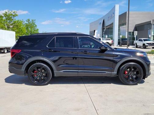 Black Metallic 2021 Ford Explorer ST