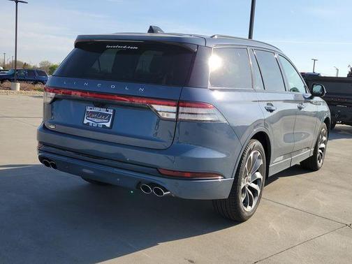 Whisper White 2026 Lincoln Aviator Premiere