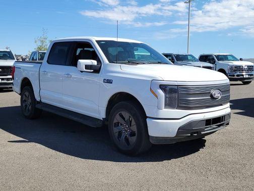 Oxford White 2025 Ford F-150 Lightning LARIAT