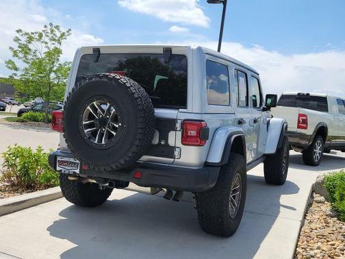 Silver Zynith Clearcoat 2024 Jeep Wrangler Rubicon 392