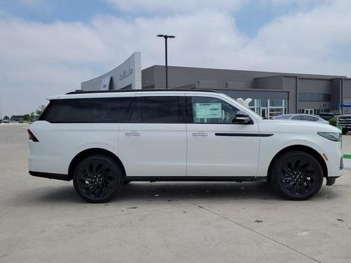 2025 Lincoln Navigator L Reserve