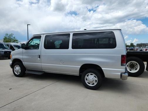 2006 Ford E350 Super Duty XLT