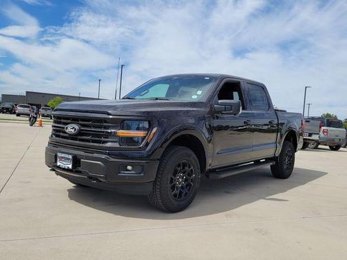 Agate Black Metallic 2026 Ford F-150 XLT