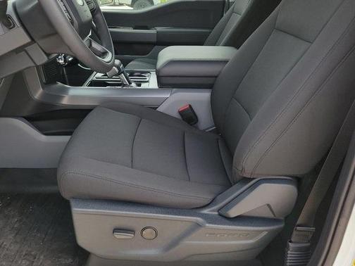 2025 Ford F-150 Lightning Pro
