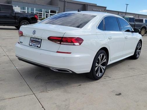 2020 Volkswagen Passat 2.0T SEL