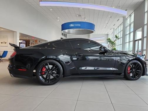 2021 Ford Shelby GT500 Base