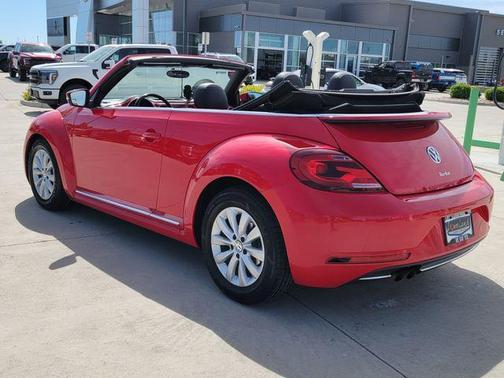 Tornado Red w/ Black Top 2018 Volkswagen Beetle 2.0T S