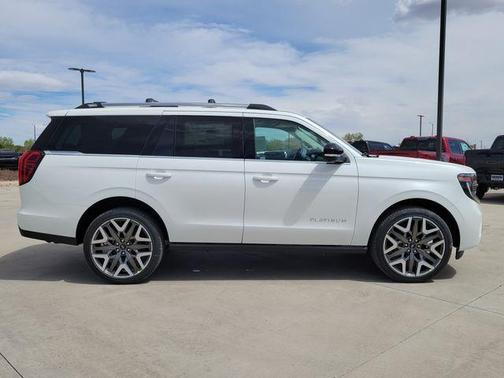 Star White 2026 Ford Expedition Platinum