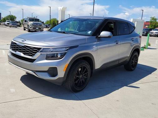 Steel Gray 2021 Kia Seltos LX