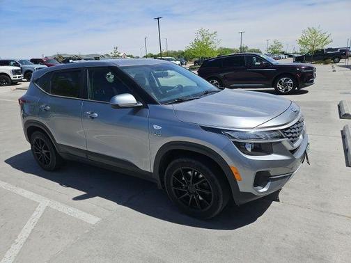Steel Gray 2021 Kia Seltos LX