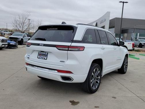 Bright White Clearcoat 2025 Jeep Grand Cherokee 4xe Overland