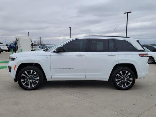 Bright White Clearcoat 2025 Jeep Grand Cherokee 4xe Overland