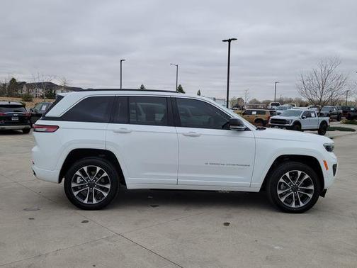 Bright White Clearcoat 2025 Jeep Grand Cherokee 4xe Overland