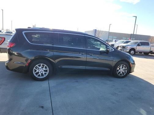 2021 Chrysler Pacifica Touring-L