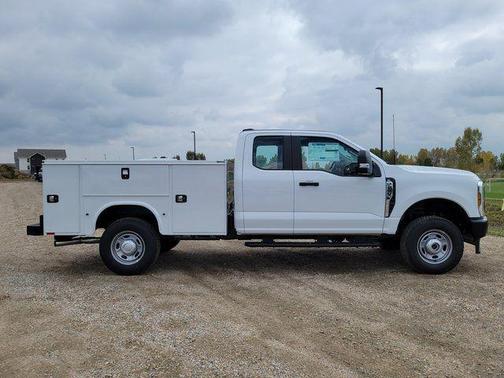 Oxford White 2026 Ford F-250 XL