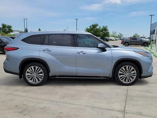 2021 Toyota Highlander Platinum