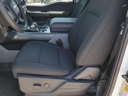 2025 Ford F-150 Lightning Pro