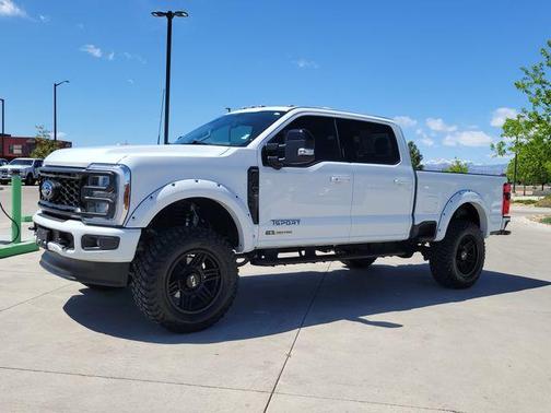 Oxford White 2024 Ford F-250 Lariat