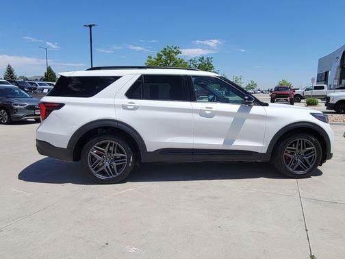 White Metallic 2025 Ford Explorer ST
