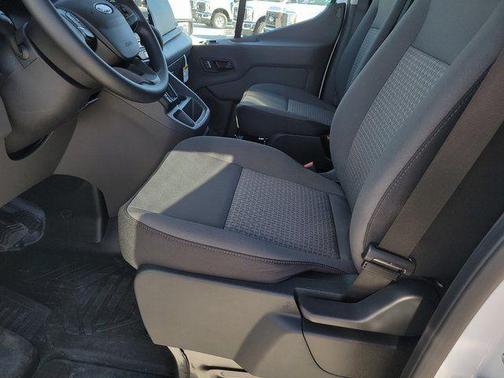 2026 Ford Transit-250 148 WB Medium Roof Cargo