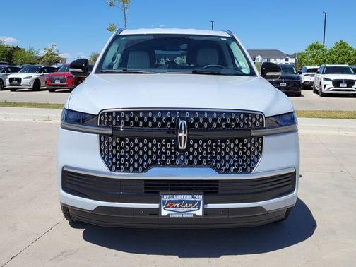 Crystal White Metallic 2026 Lincoln Navigator L Premiere