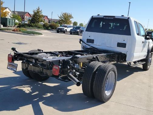 Oxford White 2027 Ford F-450 XL