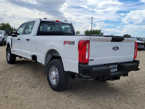 Oxford White 2027 Ford F-350 XL