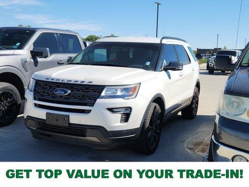 White Platinum Clearcoat Metallic 2018 Ford Explorer XLT