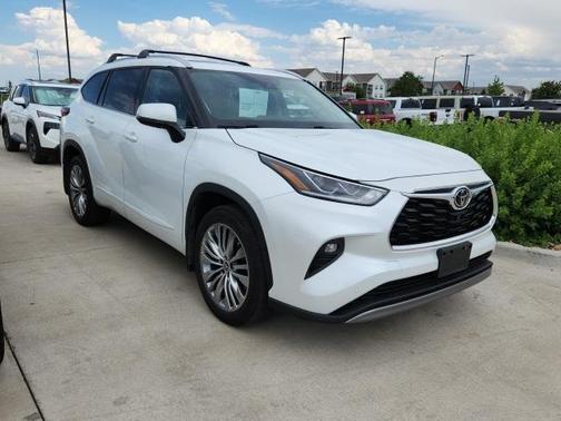 2022 Toyota Highlander Platinum