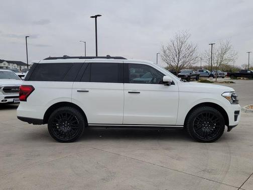 Star White 2022 Ford Expedition Limited
