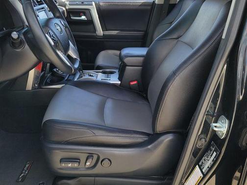 Midnight Black Metallic 2016 Toyota 4Runner SR5 Premium