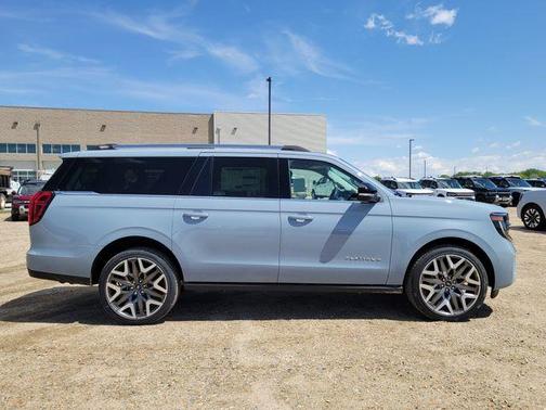Glacier Gray Metallic 2026 Ford Expedition Max Platinum
