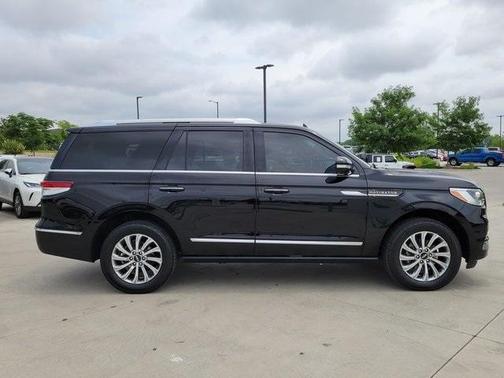 2024 Lincoln Navigator Premiere