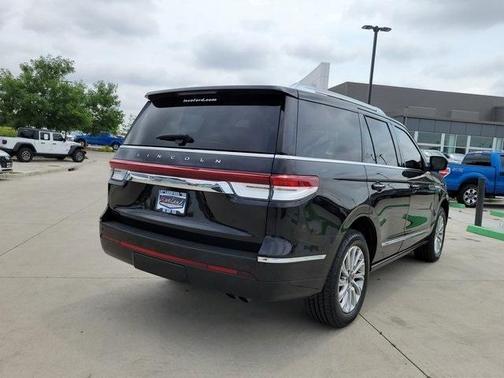 2024 Lincoln Navigator Premiere