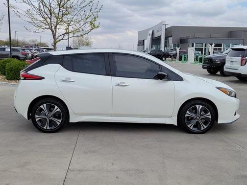 2022 Nissan Leaf SV PLUS