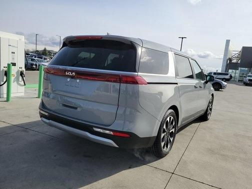 2024 Kia Carnival EX