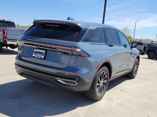 Whisper White 2026 Lincoln Nautilus Premiere