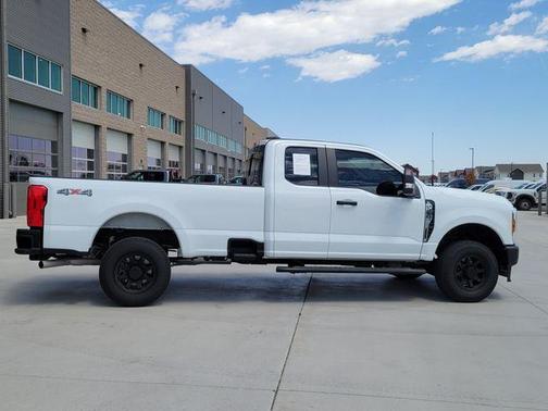 Oxford White 2025 Ford F-250 XL