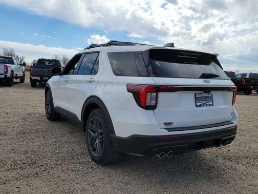 Star White 2026 Ford Explorer ST