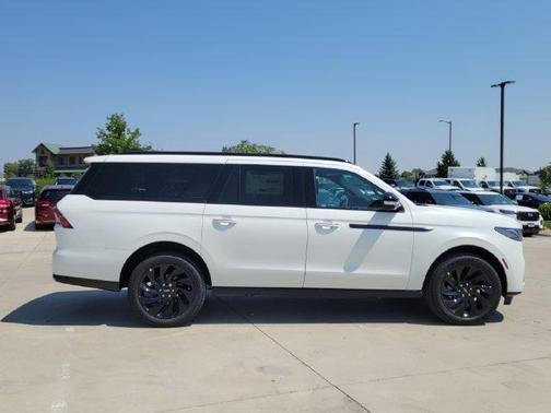 Pristine White 2027 Lincoln Navigator Reserve