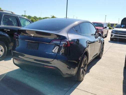 2024 Tesla Model Y Long Range