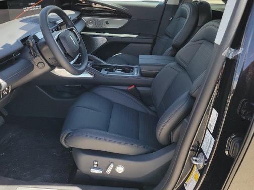 Infinite Black Metallic Clearcoat 2026 Lincoln Nautilus Reserve