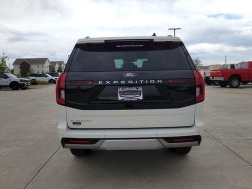 Star White 2026 Ford Expedition Platinum