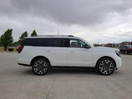 Star White 2026 Ford Expedition Platinum